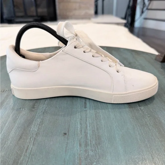 Katy Perry The Rizzo Rainbow Sneakers Women’s Size 8 White Lace Up Shoes - Picture 7 of 12